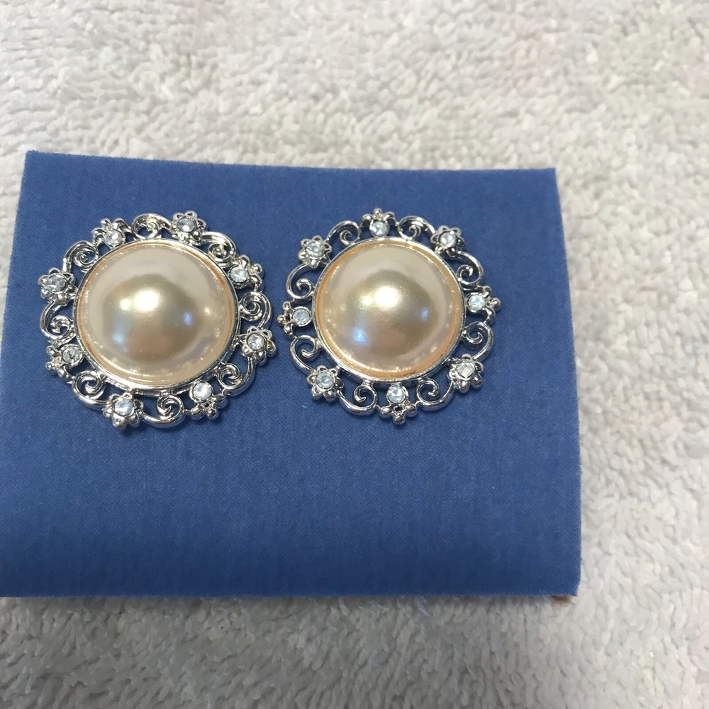 Vintagae Avon 2002 Elegant Pearlesque and Rhinestone Button Earrings - Clip